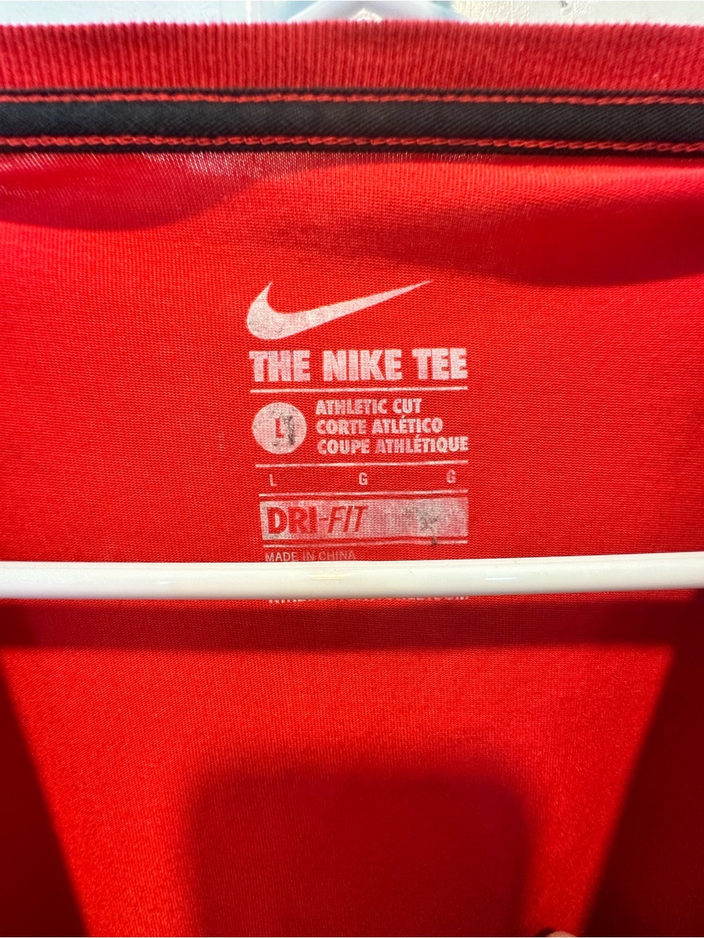 Nike Men’s Red FLY Logo T-Shirt - Picture 6 of 7